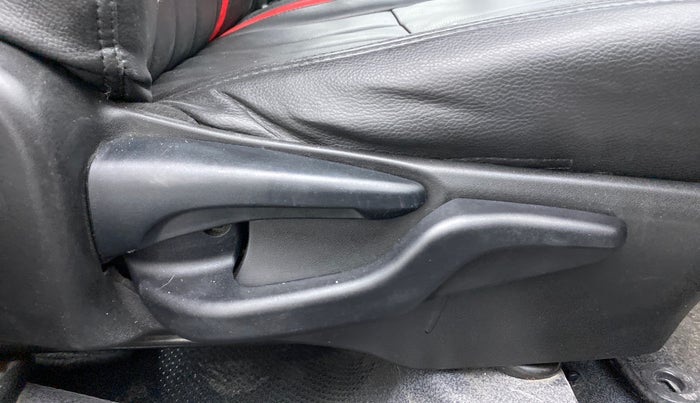 2013 Toyota Etios Liva GD, Diesel, Manual, 1,07,929 km, Driver Side Adjustment Panel