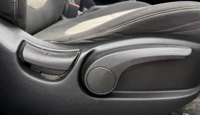 2018 Hyundai Creta SX 1.6 PETROL, Petrol, Manual, 52,834 km, Driver Side Adjustment Panel