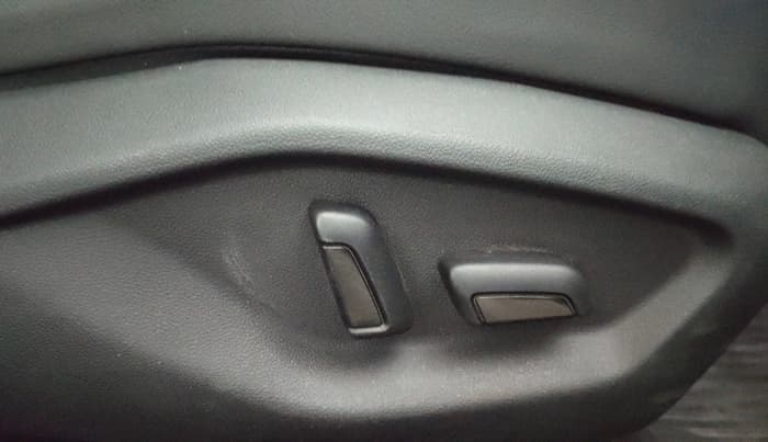 2025 Volkswagen VIRTUS GT PLUS TSI 1.5 EVO DSG, Petrol, Automatic, 22,215 km, Driver Side Adjustment Panel