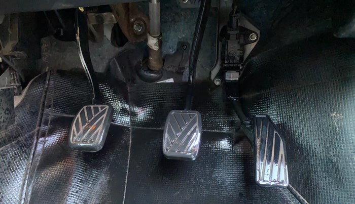 2019 Maruti Baleno ALPHA PETROL 1.2, CNG, Manual, 80,787 km, Pedals