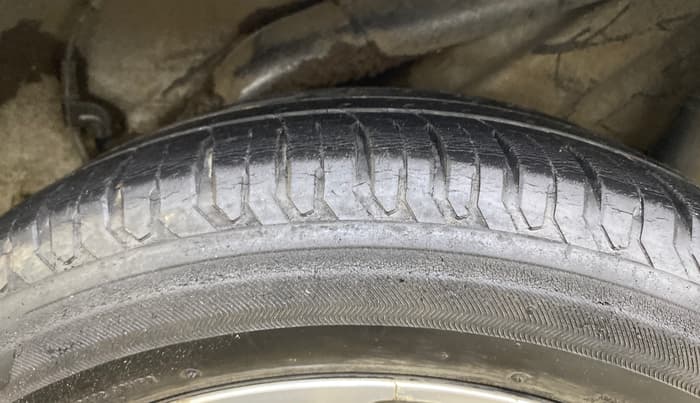 2017 Hyundai Verna 1.6 VTVT SX (O) AT, Petrol, Automatic, 51,957 km, Left Rear Tyre Tread