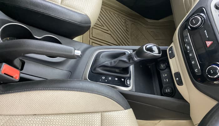 2017 Hyundai Verna 1.6 VTVT SX (O) AT, Petrol, Automatic, 51,957 km, Gear Lever