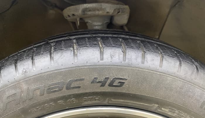 2017 Hyundai Verna 1.6 VTVT SX (O) AT, Petrol, Automatic, 51,957 km, Right Front Tyre Tread