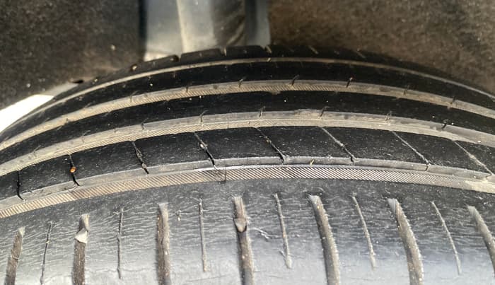 2019 Maruti Baleno ZETA PETROL 1.2, Petrol, Manual, 55,588 km, Right Rear Tyre Tread