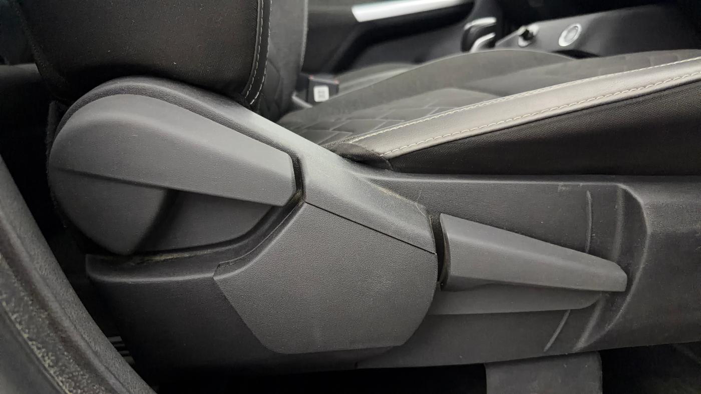 2022 Nissan MAGNITE XV PREMIUM TURBO CVT, Petrol, Automatic, 56,214 km, Driver Side Adjustment Panel
