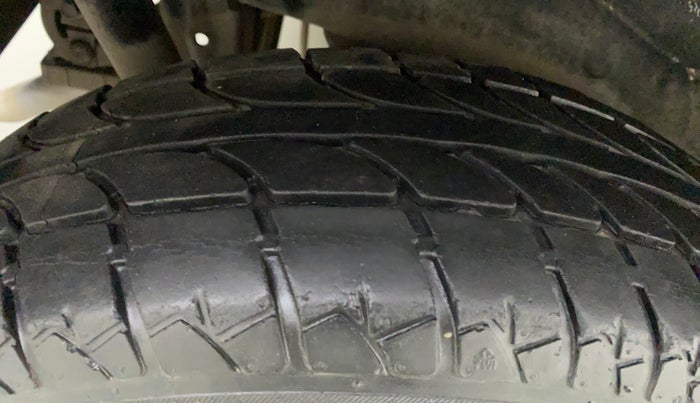 2014 Maruti Wagon R 1.0 LXI, Petrol, Manual, 42,464 km, Right Rear Tyre Tread