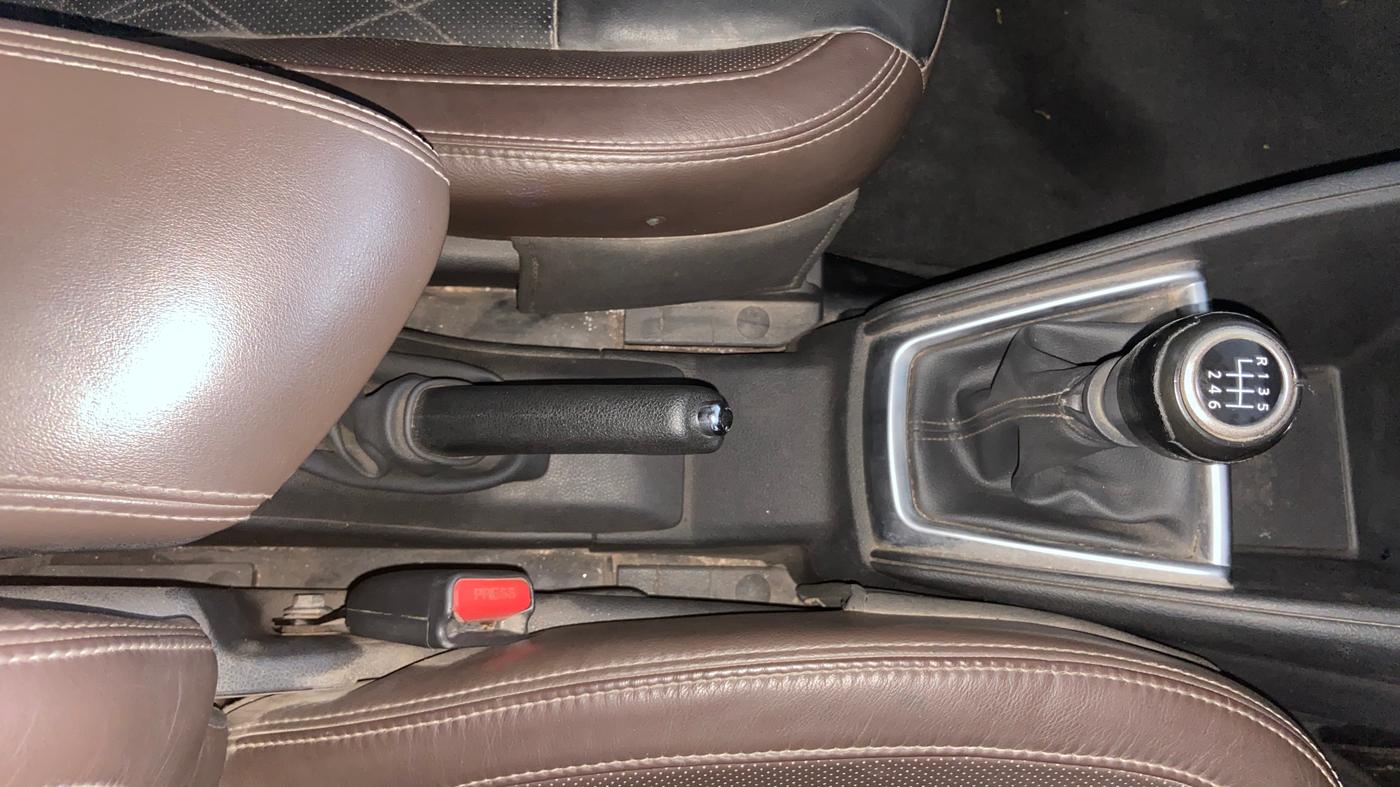 2019 Nissan Kicks XV PREMIUM (O) DIESEL, Diesel, Manual, 1,39,313 km, Gear Lever