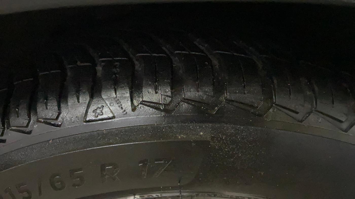 2019 Nissan Kicks XV PREMIUM (O) DIESEL, Diesel, Manual, 1,39,313 km, Left Front Tyre Tread