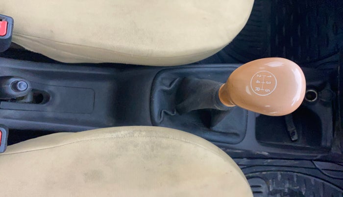 2016 Hyundai Eon ERA +, Petrol, Manual, 35,872 km, Gear Lever