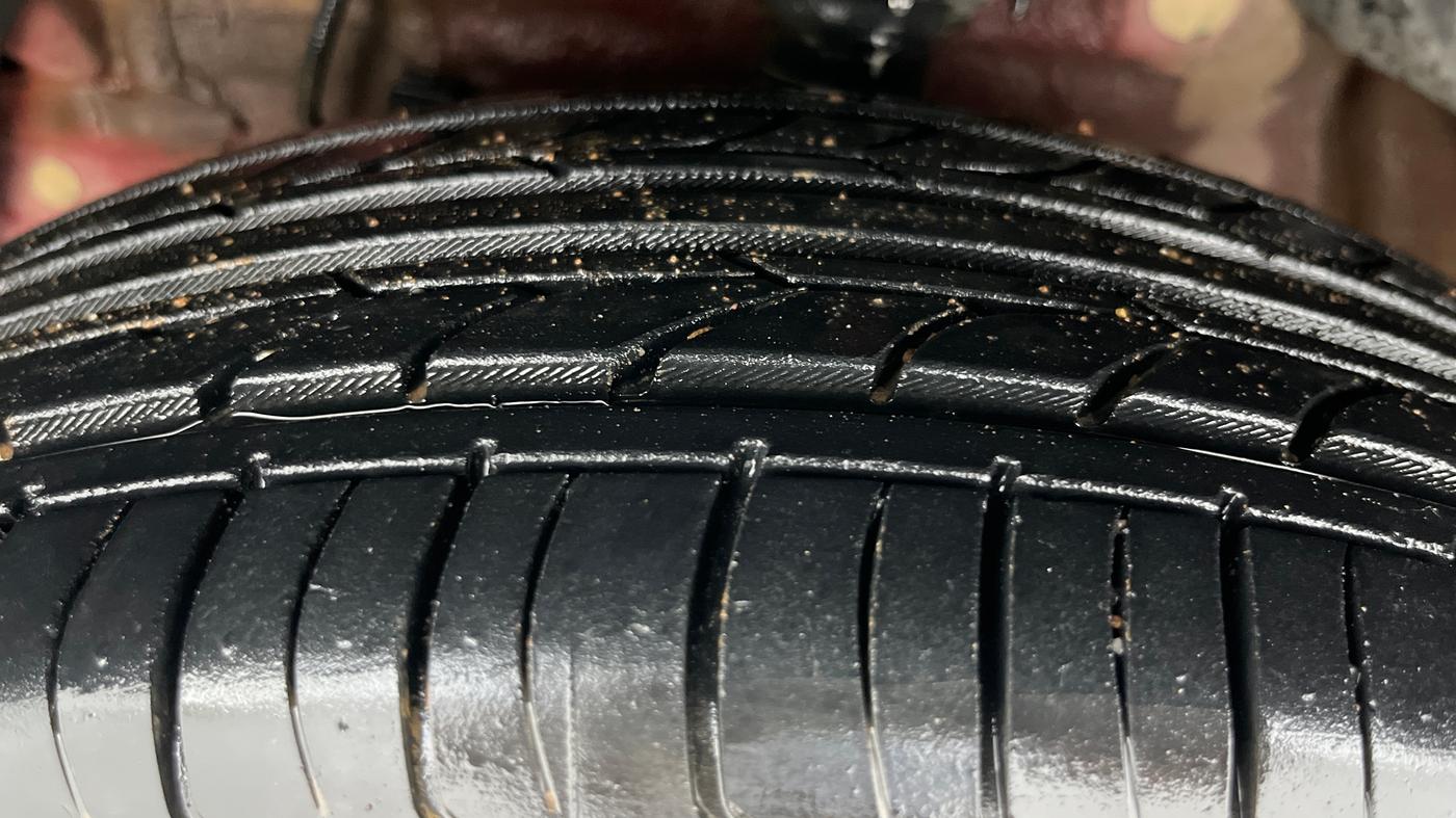 2022 Mahindra XUV300 W6 1.5 Diesel, Diesel, Manual, 72,136 km, Left Front Tyre Tread