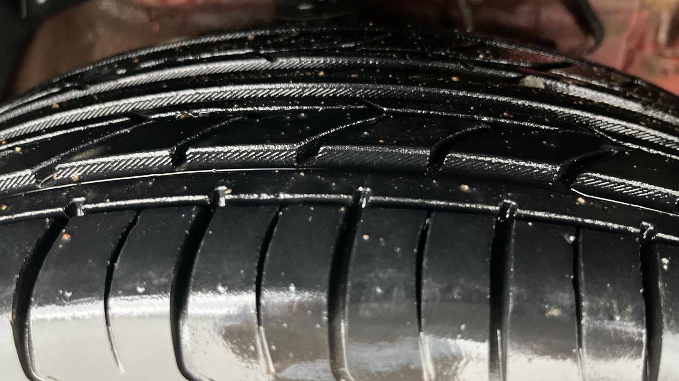 2022 Mahindra XUV300 W6 1.5 Diesel, Diesel, Manual, 72,136 km, Right Front Tyre Tread