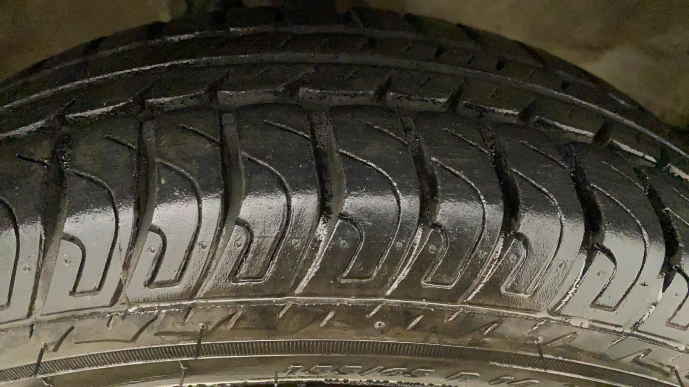 2013 Maruti Wagon R Stingray LXI, Petrol, Manual, 19,932 km, Right Front Tyre Tread