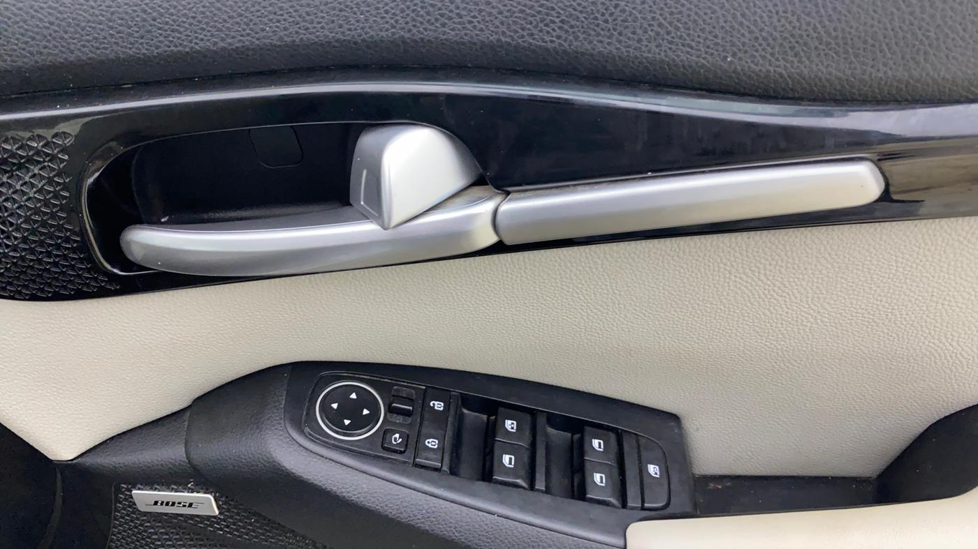 2020 KIA SELTOS GTX PLUS 1.4 PETROL, Petrol, Manual, 1,11,394 km, Driver Side Door Panels Control