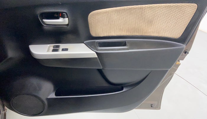 2018 Maruti Wagon R 1.0 LXI CNG, CNG, Manual, 69,638 km, Driver Side Door Panels Control
