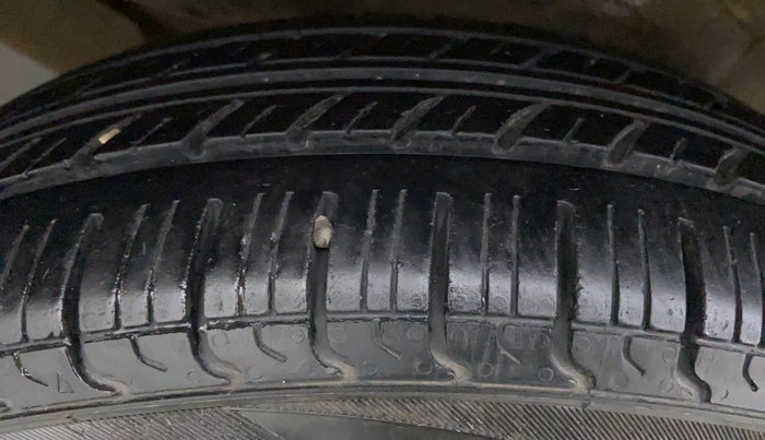 2018 Maruti Wagon R 1.0 LXI CNG, CNG, Manual, 69,638 km, Right Rear Tyre Tread
