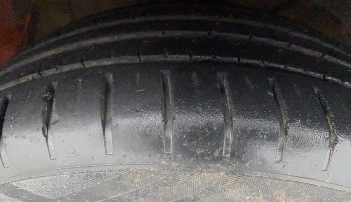 2020 Maruti Baleno ALPHA CVT PETROL 1.2, Petrol, Automatic, 23,199 km, Right Front Tyre Tread