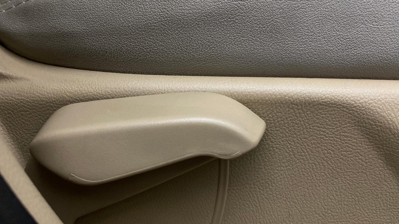 2019 Ford Figo Aspire TITANIUM 1.2 PETROL, Petrol, Manual, 28,528 km, Driver Side Adjustment Panel
