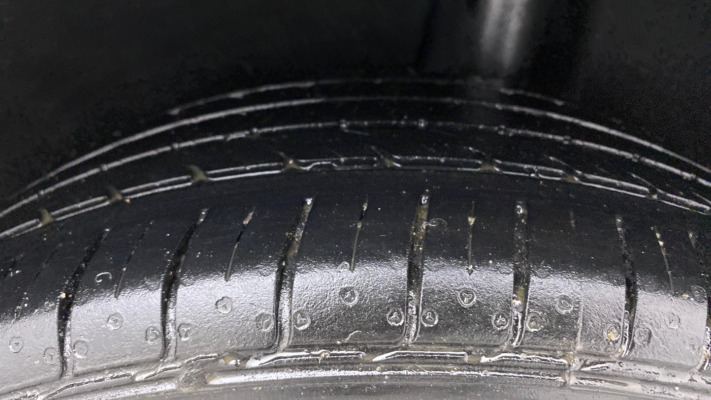 2017 Maruti Baleno ZETA PETROL 1.2, Petrol, Manual, 1,01,863 km, Left Rear Tyre Tread