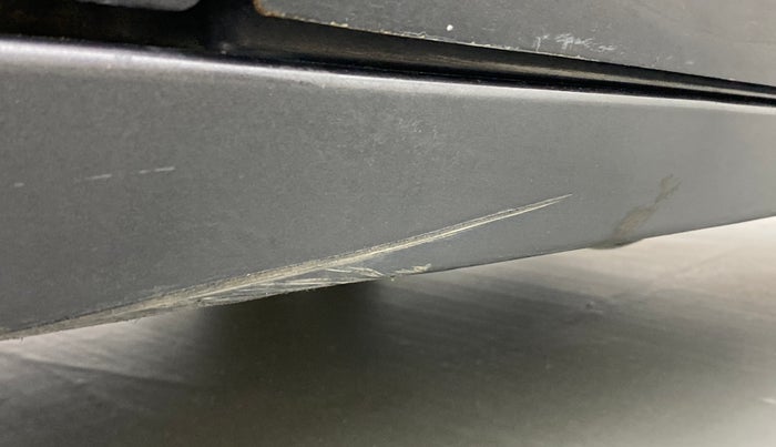 2017 Maruti Baleno ZETA PETROL 1.2, Petrol, Manual, 1,01,863 km, Right running board - Minor scratches