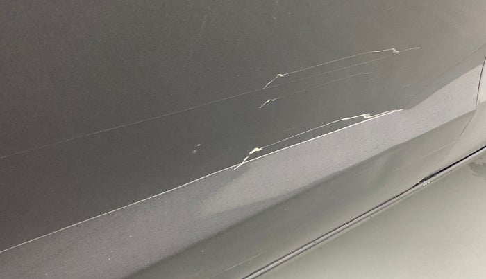 2017 Maruti Baleno ZETA PETROL 1.2, Petrol, Manual, 1,01,863 km, Front passenger door - Minor scratches