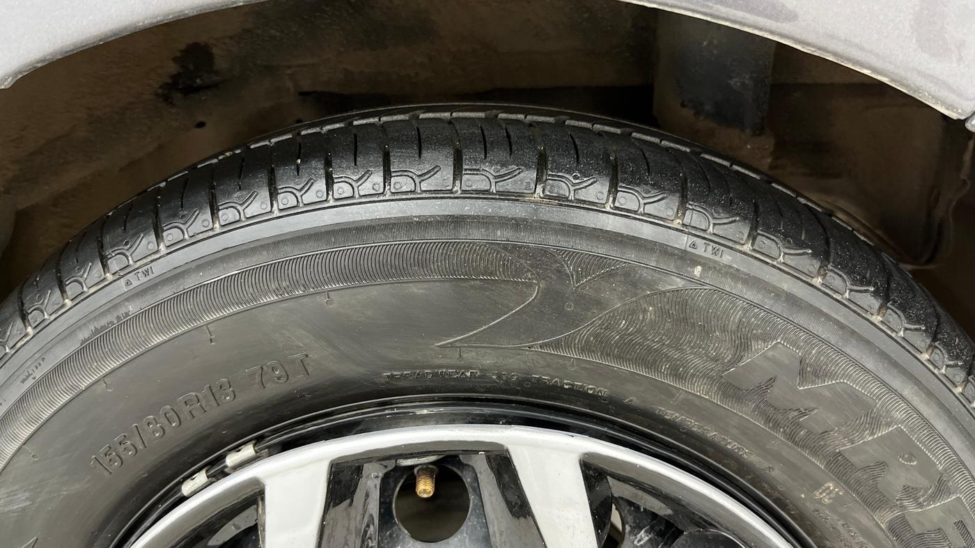2017 Hyundai Eon MAGNA +, Petrol, Manual, 51,189 km, Left Rear Tyre Tread