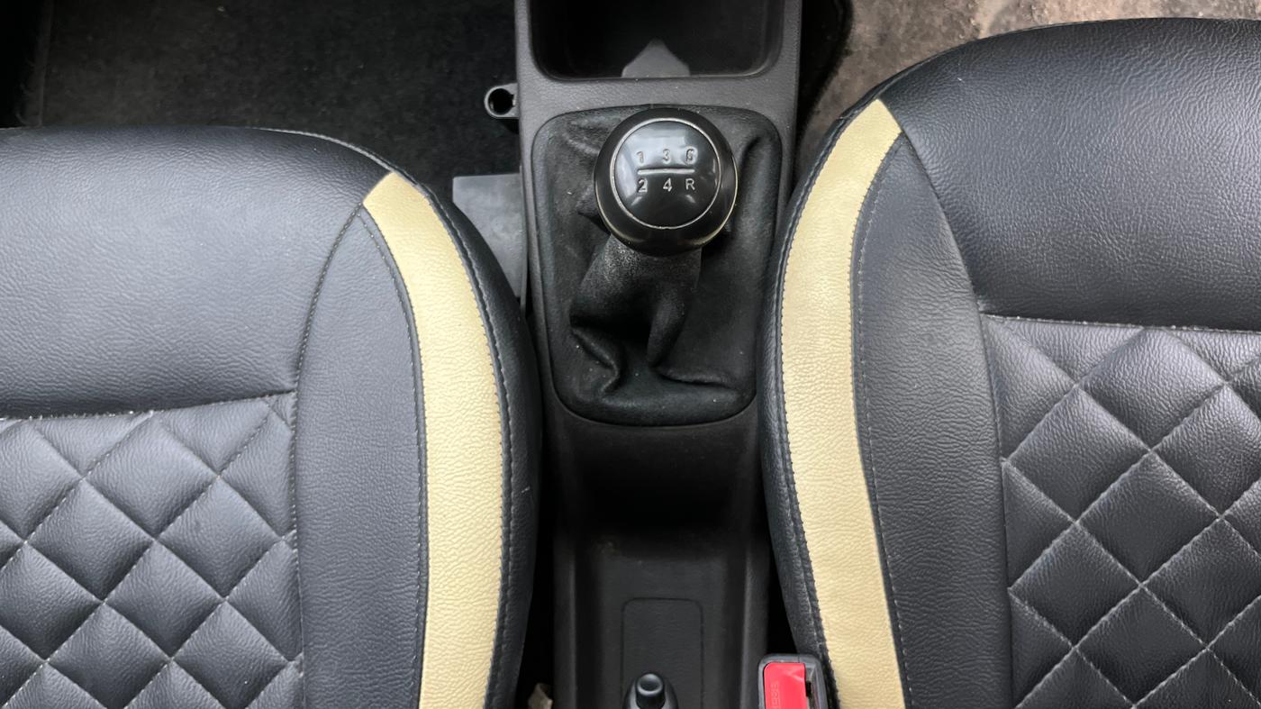 2017 Hyundai Eon MAGNA +, Petrol, Manual, 51,189 km, Gear Lever
