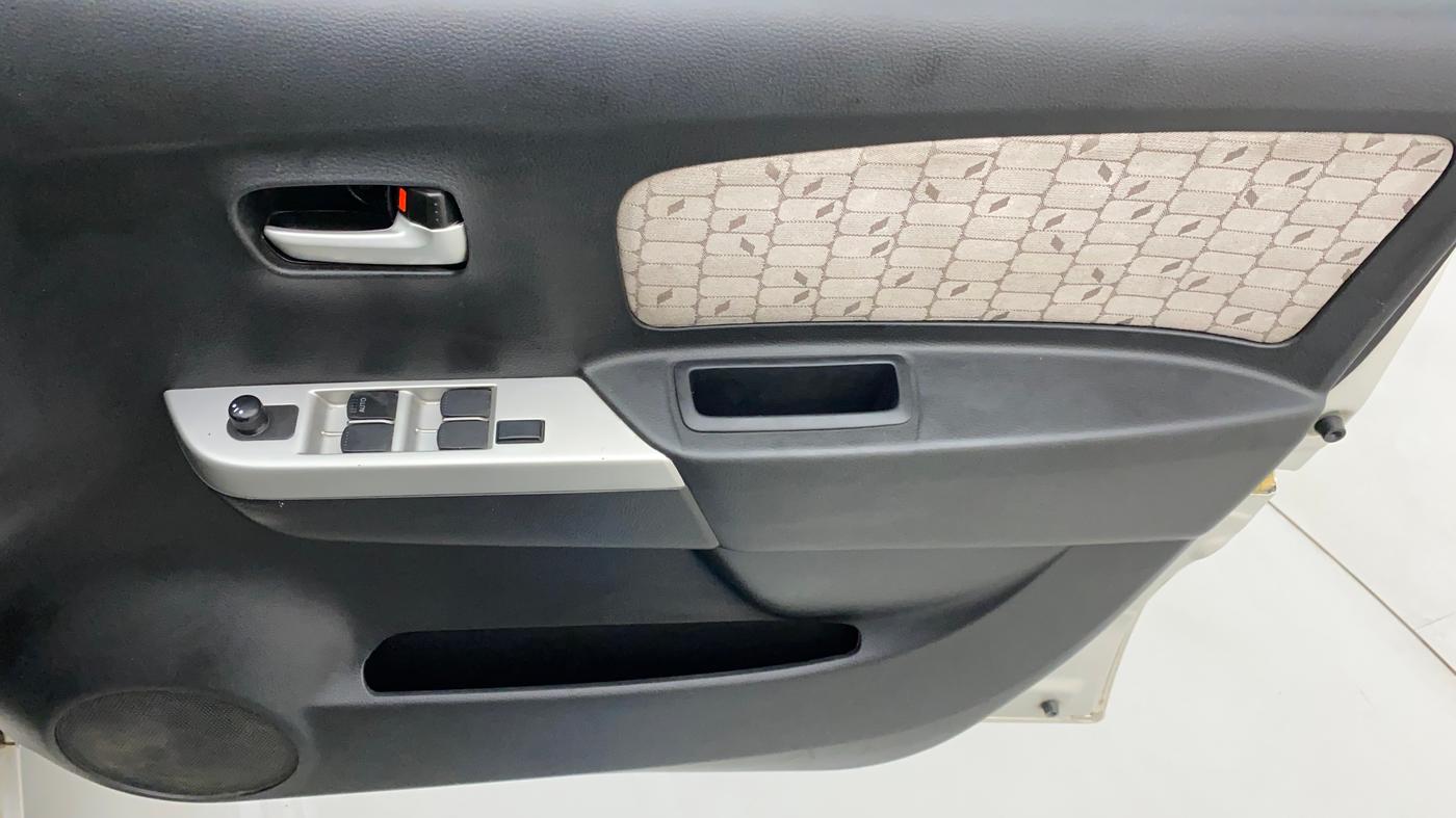 2016 Maruti Wagon R 1.0 VXI AMT, Petrol, Automatic, 69,324 km, Driver Side Door Panels Control