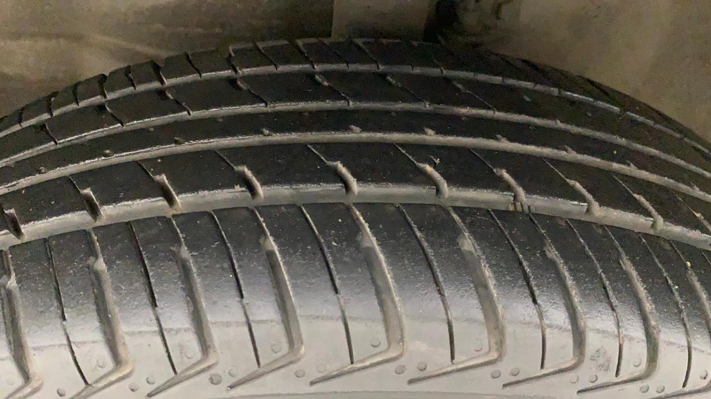 2016 Maruti Wagon R 1.0 VXI AMT, Petrol, Automatic, 69,324 km, Left Front Tyre Tread