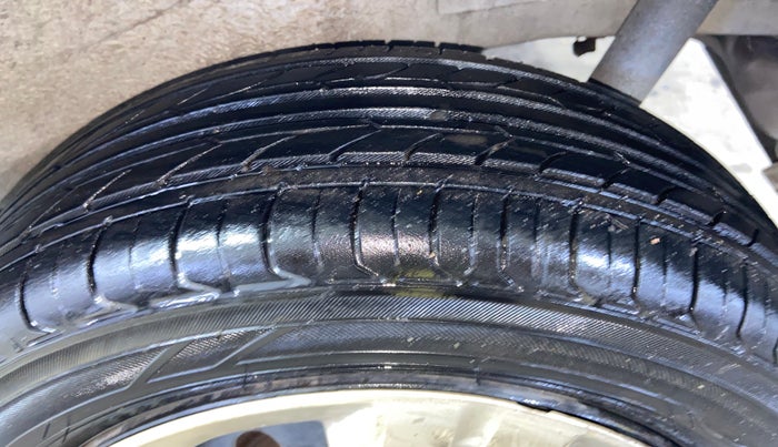 2016 Maruti Wagon R 1.0 VXI AMT, Petrol, Automatic, 31,580 km, Left Rear Tyre Tread