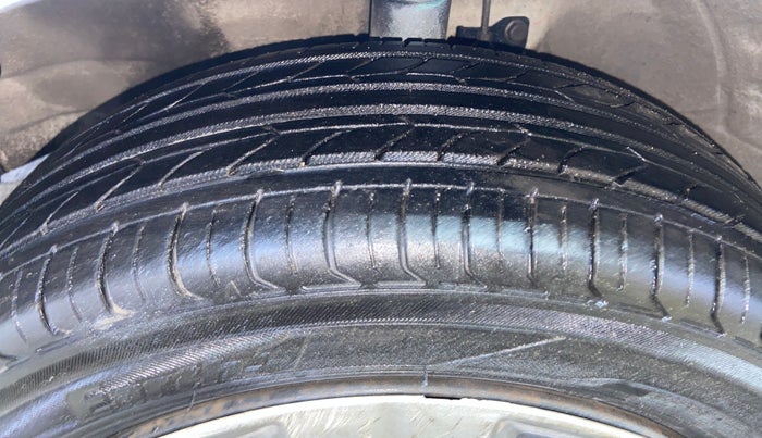 2016 Maruti Wagon R 1.0 VXI AMT, Petrol, Automatic, 31,580 km, Left Front Tyre Tread