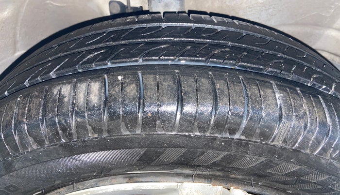 2016 Maruti Wagon R 1.0 VXI AMT, Petrol, Automatic, 31,580 km, Right Front Tyre Tread