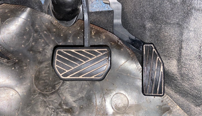 2016 Maruti Wagon R 1.0 VXI AMT, Petrol, Automatic, 31,580 km, Pedals