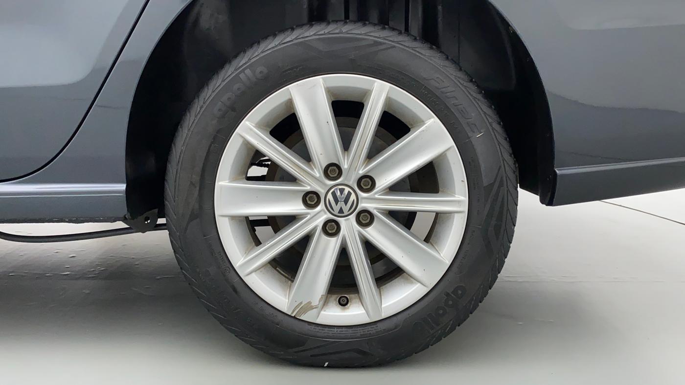 2017 Volkswagen Vento HIGHLINE 1.2 TSI AT, Petrol, Automatic, 45,916 km, Left Rear Wheel