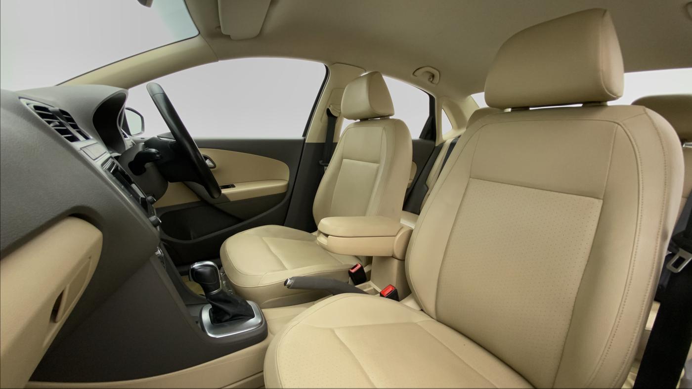 2017 Volkswagen Vento HIGHLINE 1.2 TSI AT, Petrol, Automatic, 45,916 km, Right Side Front Door Cabin