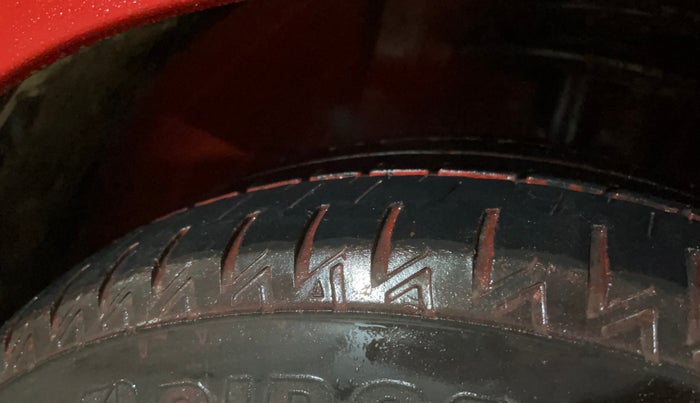 2020 Maruti Swift VXI, Petrol, Manual, 51,589 km, Right Front Tyre Tread
