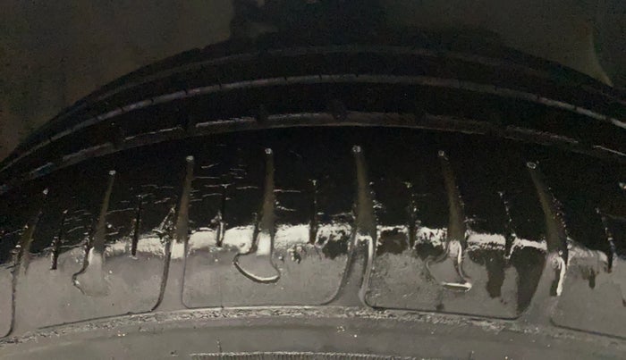 2017 Hyundai Grand i10 MAGNA AT 1.2 KAPPA VTVT, Petrol, Automatic, 32,064 km, Right Front Tyre Tread