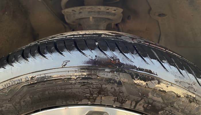 2017 Hyundai Elite i20 ASTA 1.2 (O), Petrol, Manual, 87,185 km, Right Front Tyre Tread