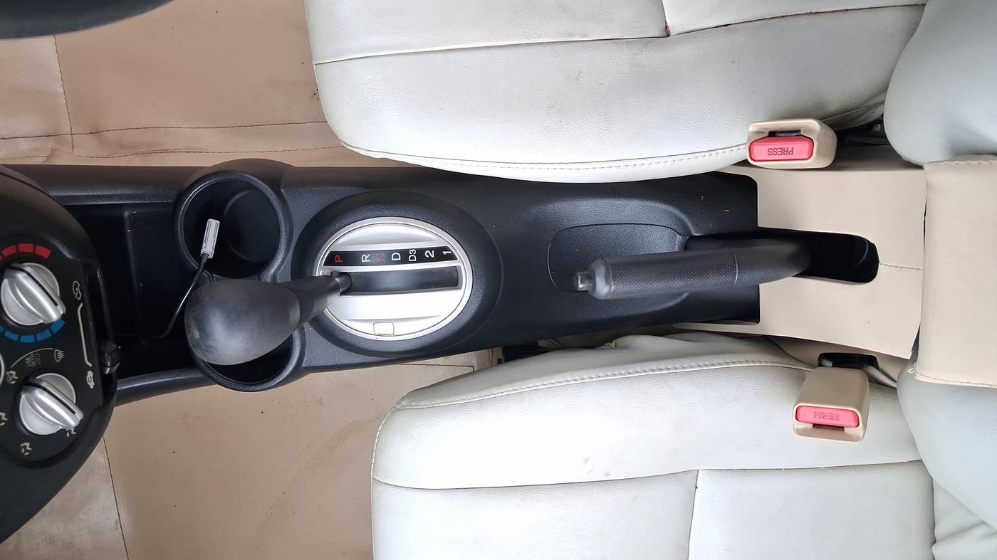 2016 Honda Amaze 1.2L I-VTEC VX AT, Petrol, Automatic, 47,203 km, Gear Lever