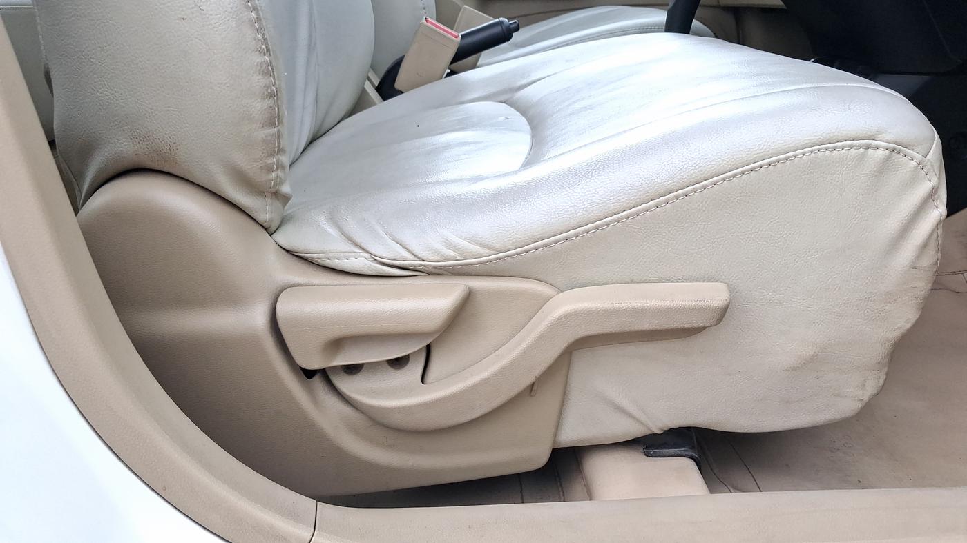 2016 Honda Amaze 1.2L I-VTEC VX AT, Petrol, Automatic, 47,203 km, Driver Side Adjustment Panel