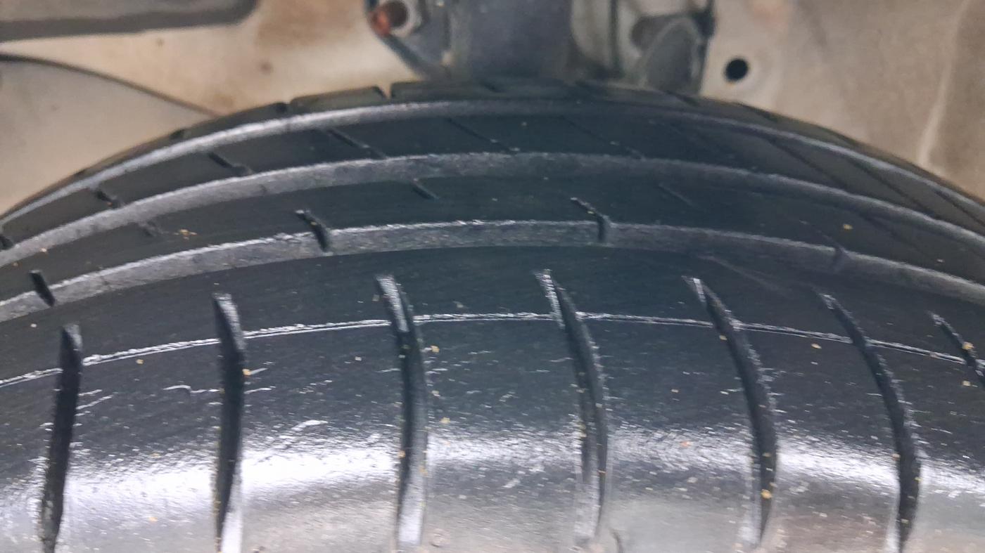 2016 Honda Amaze 1.2L I-VTEC VX AT, Petrol, Automatic, 47,203 km, Left Front Tyre Tread