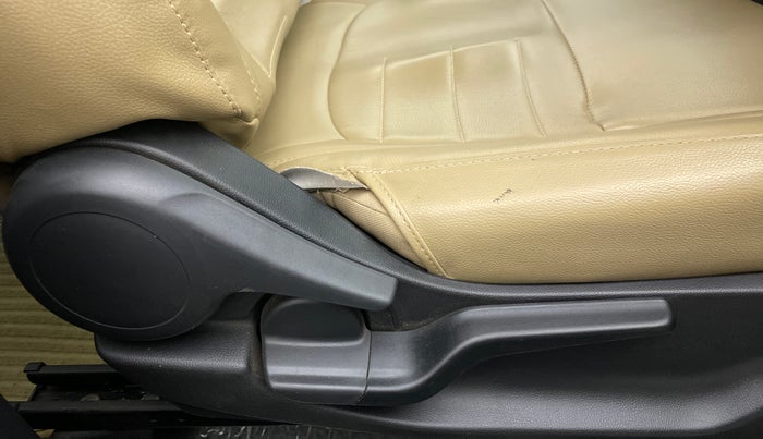2018 Honda Amaze 1.2L I-VTEC S, Petrol, Manual, 33,195 km, Driver Side Adjustment Panel