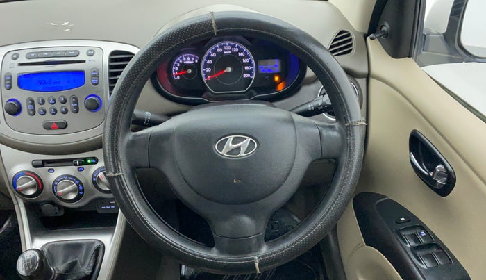 2016 Hyundai i10 SPORTZ 1.1 IRDE2, Petrol, Manual, Steering Wheel Close Up