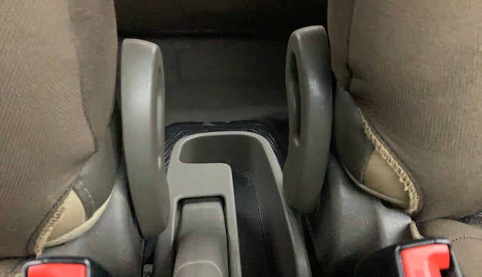 2016 Hyundai i10 SPORTZ 1.1 IRDE2, Petrol, Manual, Driver Side Adjustment Panel