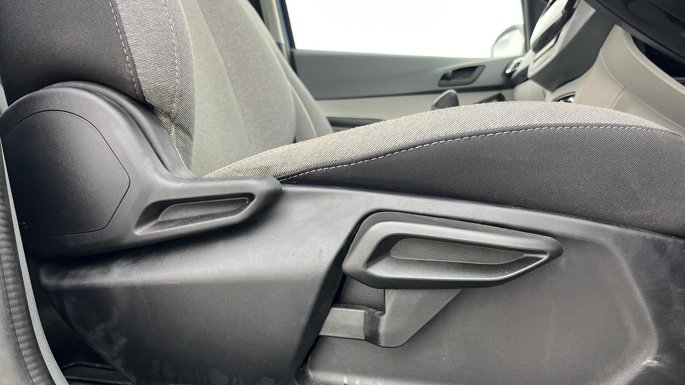 2025 Tata Tiago XZA, Petrol, Automatic, 5,844 km, Driver Side Adjustment Panel