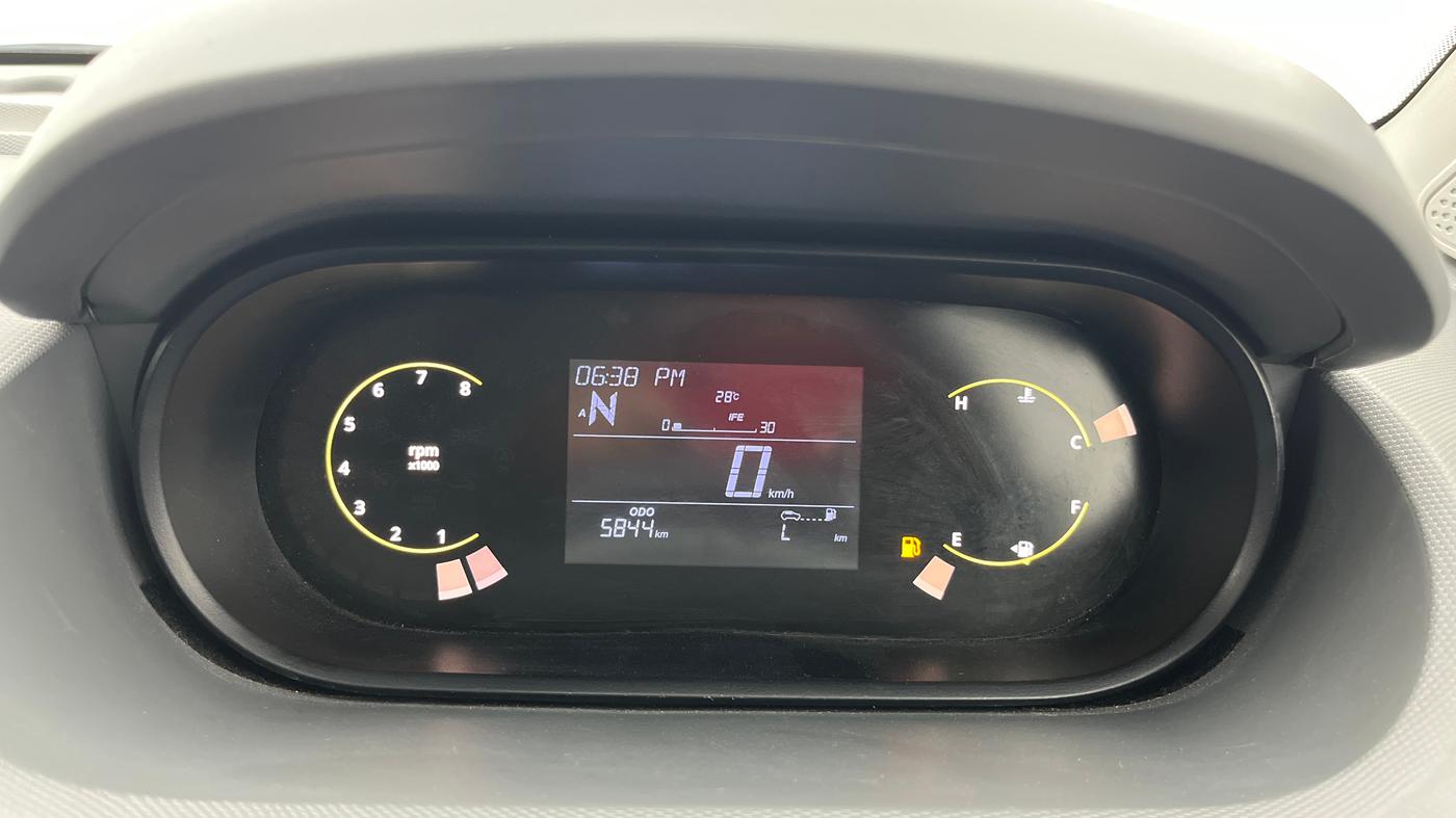 2025 Tata Tiago XZA, Petrol, Automatic, 5,844 km, Odometer Image