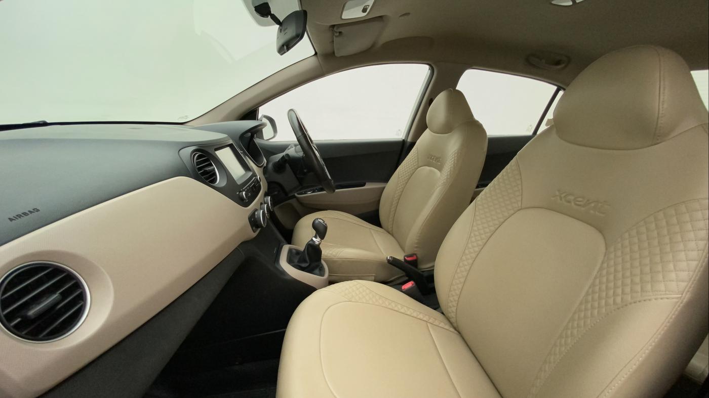 2019 Hyundai Xcent SX 1.2, Petrol, Manual, 25,887 km, Right Side Front Door Cabin
