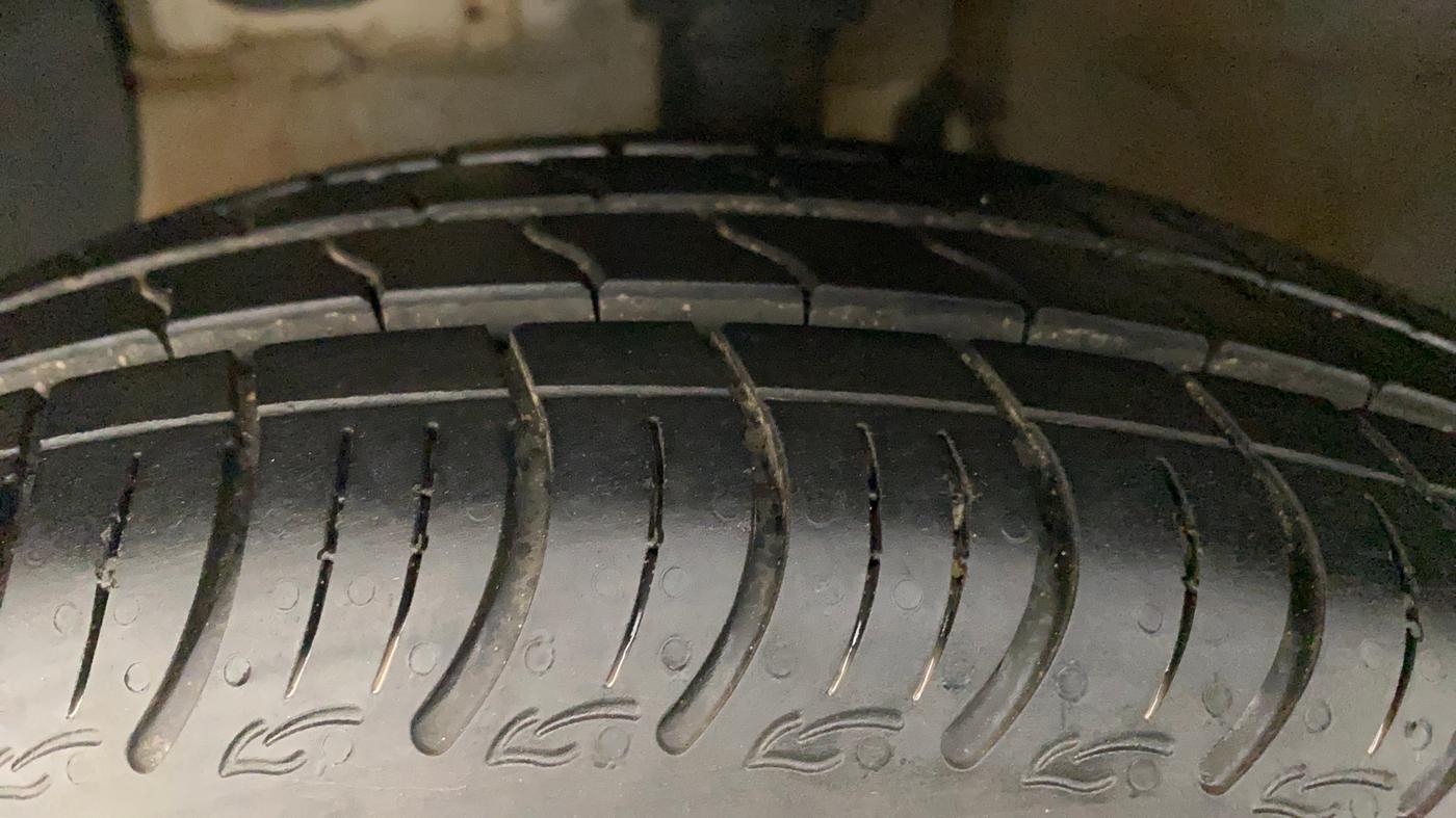 2019 Hyundai Xcent SX 1.2, Petrol, Manual, 25,887 km, Left Front Tyre Tread