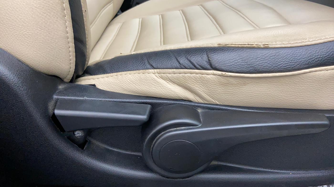 2018 Tata Tiago XZ 1.2 REVOTRON, Petrol, Manual, 19,416 km, Driver Side Adjustment Panel