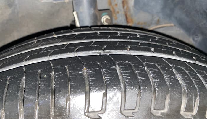 2018 Maruti Dzire ZXI, Petrol, Manual, 10,453 km, Right Front Tyre Tread
