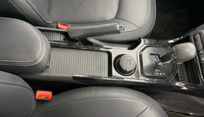 2022 Tata NEXON XZA PLUS (O) PETROL DARK EDITION, Petrol, Automatic, 42,221 km, Gear Lever